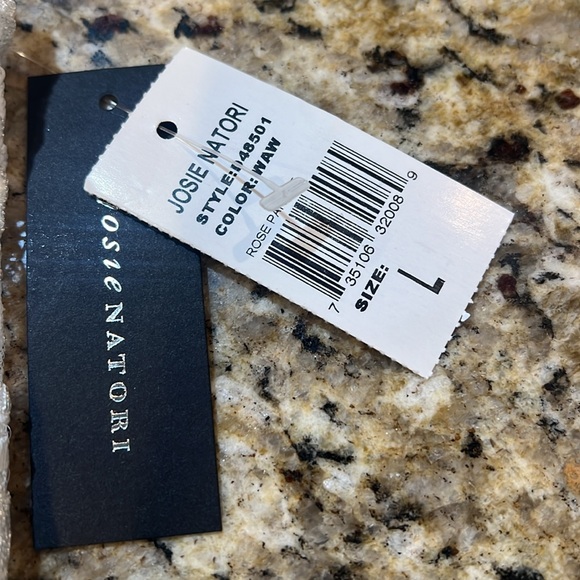 Josie Natori  Rose Parfait Floral Lace Camisole Tank Top Shell - Picture 3 of 6